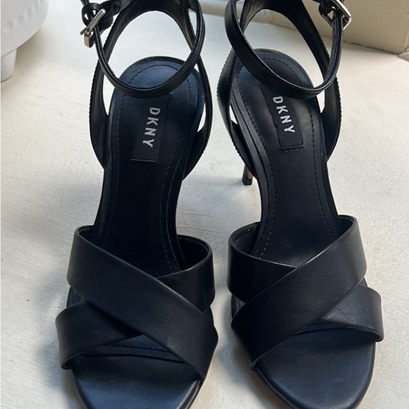 New Leather Crisscross Stilleto’s - Picture 2 of 3